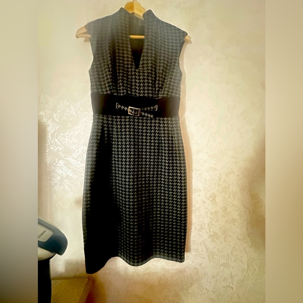 La chateau Black and Gray Houndstooth Midi Dress